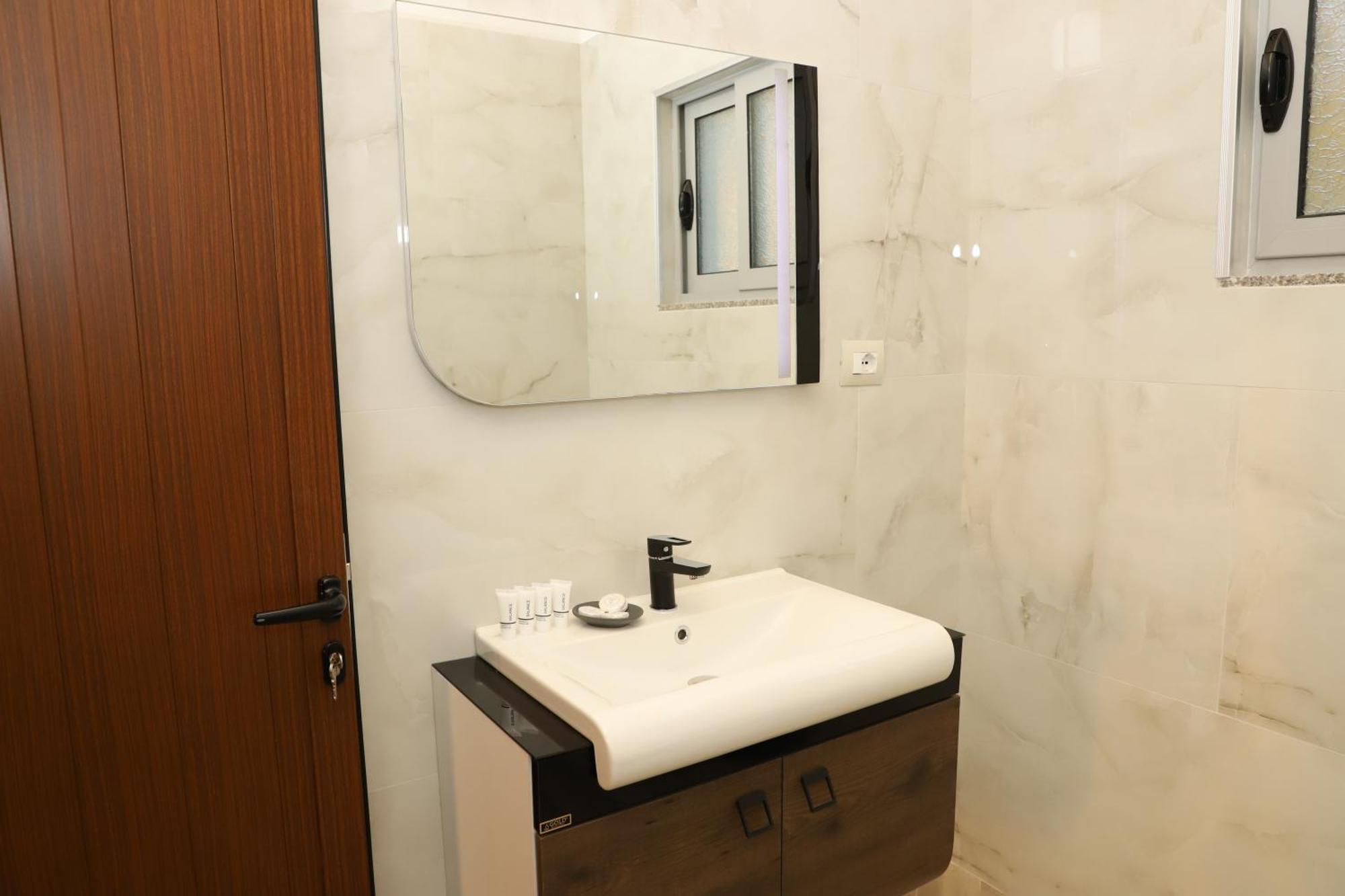 Georgemishel Guest House Berat Exterior foto