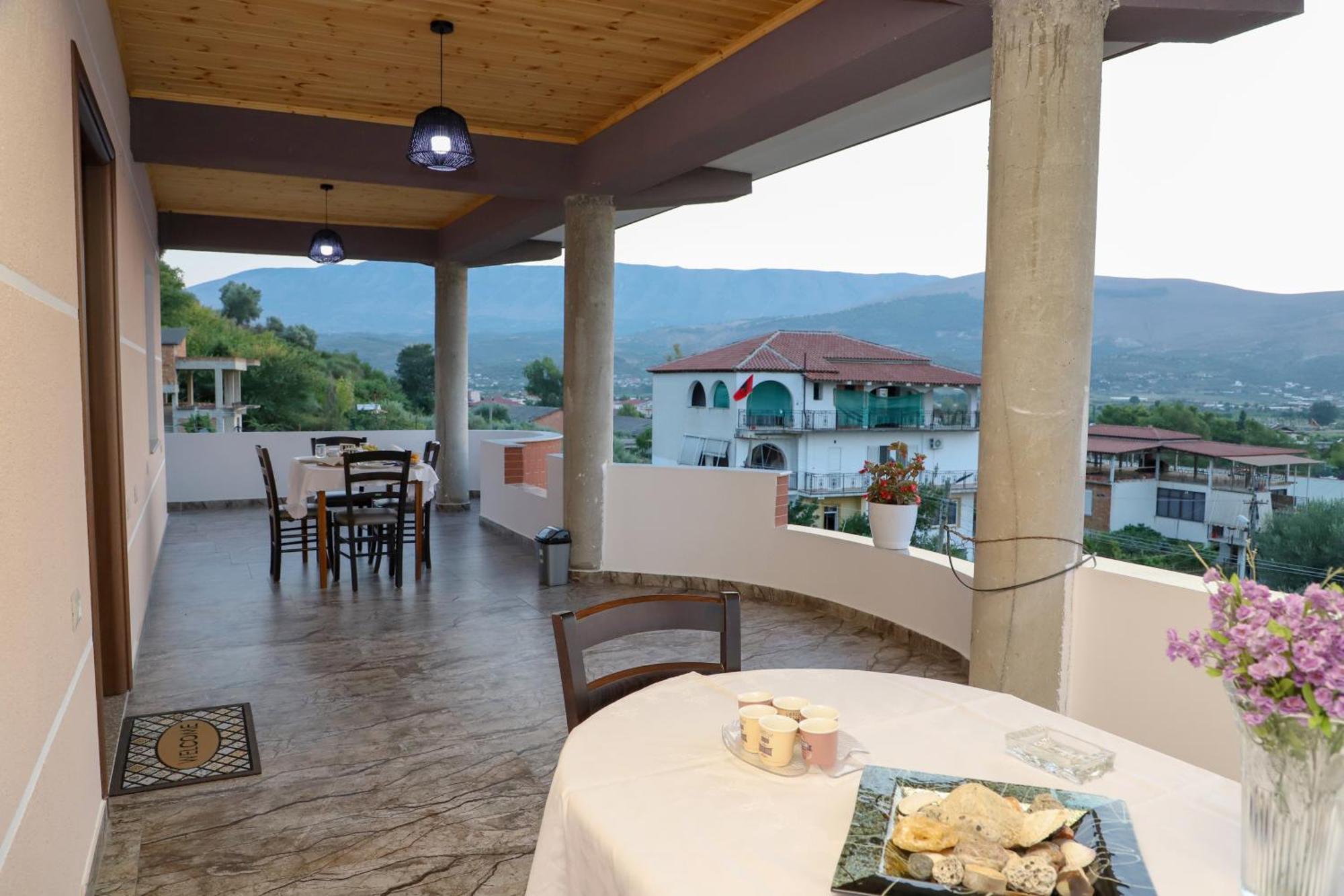 Georgemishel Guest House Berat Exterior foto